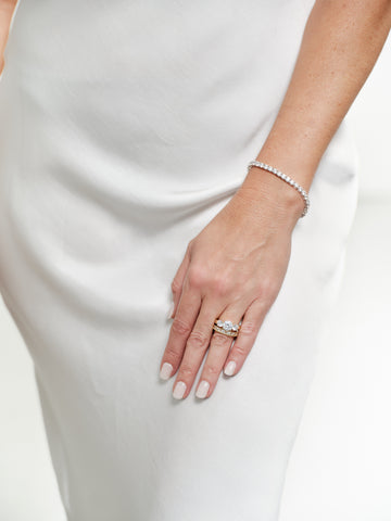R2547 -GP MEG- Gold Plate 3 Stone Claw Set Cubic Zirconia Ring