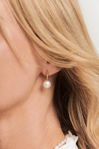 E941-GP EDEN Pearl on Gold Plate Twist Hoop Earrings