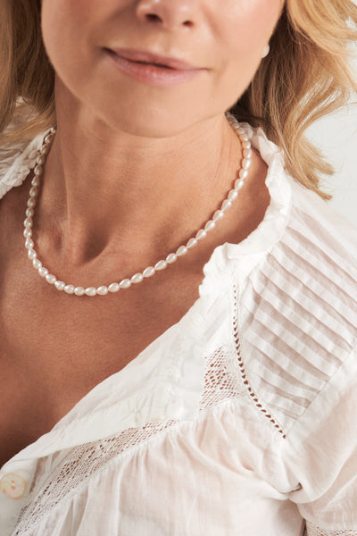 N1059 ELKE White Rice Pearl Necklace