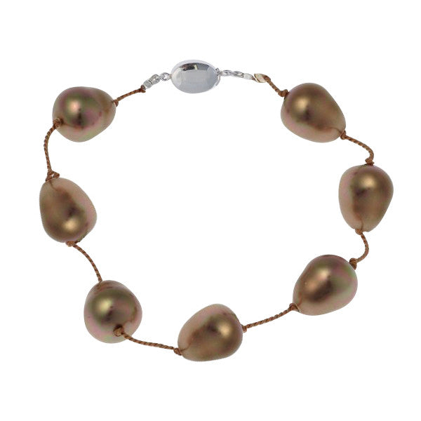 BTBL - Large baroque pearl tincup bracelet